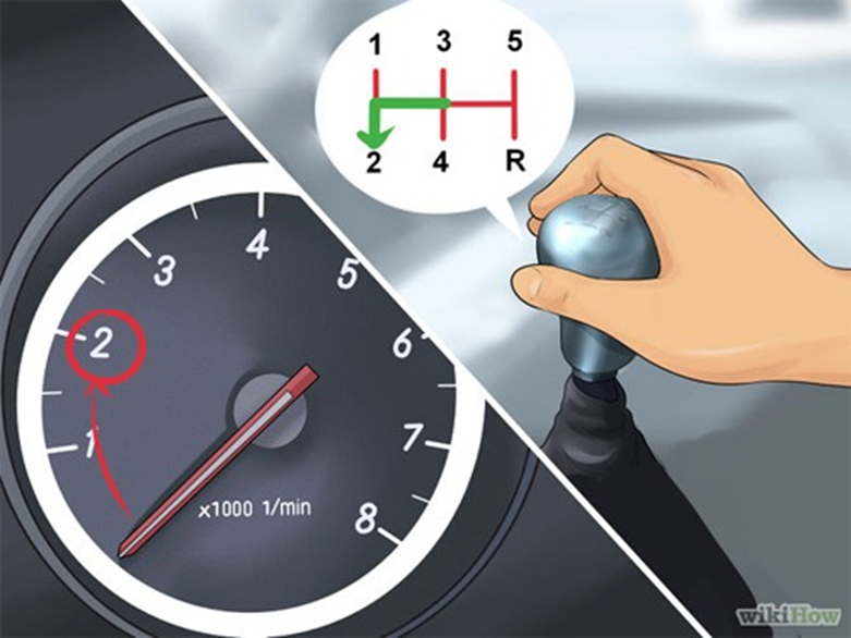 11. Đạp côn hết hành trình sau đó di chuyển cần sang số 2